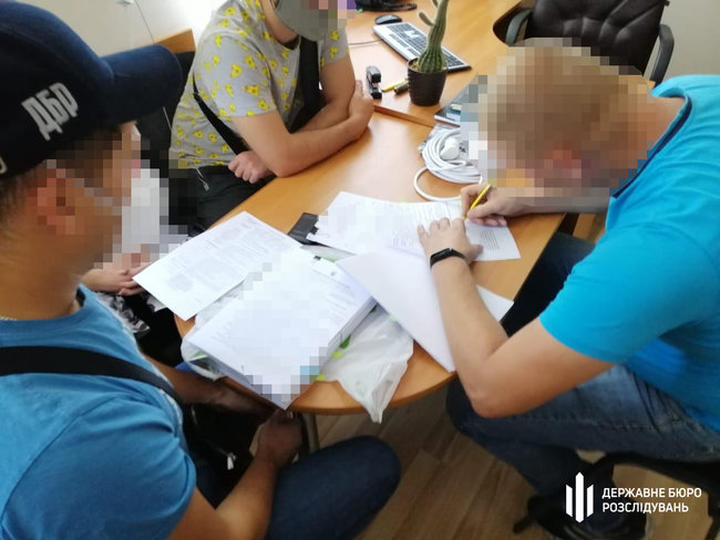 Разоблачена схема присвоения земельных участков на Киевщине, среди участников - чиновники Госгеокадастра и полицейский, - ГБР 04