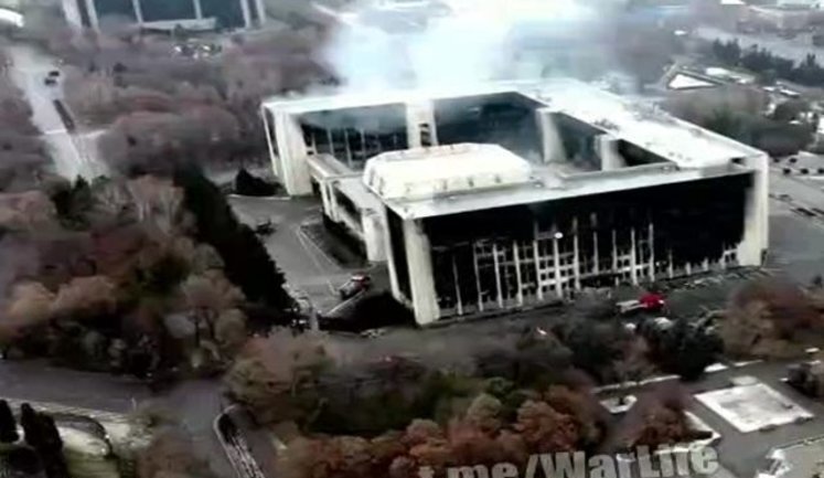 Алматы с высоты птичьего полета: пустые улицы и сгоревшие здания после протестов. ВИДЕО