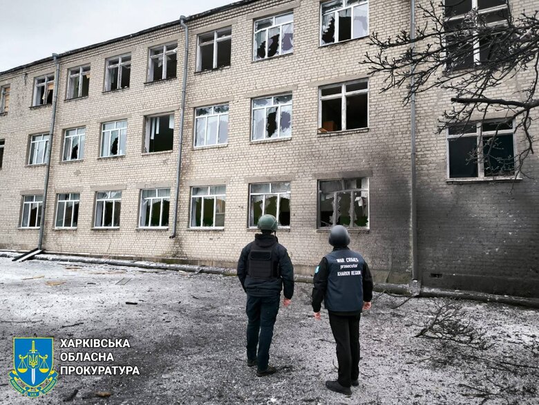 Наслідки російських обстрілів Куп’янська: поранено жінку, пошкоджено житлову й освітню інфраструктуру 07