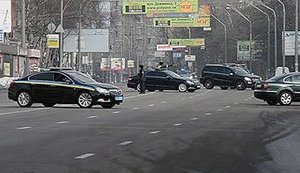 Сотни охранников в форме и в гражданском защищали Януковича во время "Диалога со страной". ВИДЕО