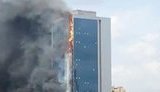 Пожар в 42-этажном небоскребе в центре Стамбула: в дыму весь город. ВИДЕО + ФОТО.