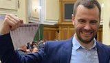 "Тепер не можна буде розраховуватися за газ собаками", - "слуга народу" Мариковський прокоментував ухвалений за основу законопроєкт №2351