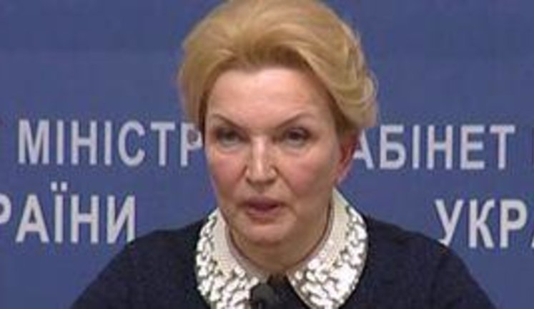 Оппозиция требует отставки Богатыревой