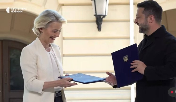 Zelenskyy and von der Leyen sign document that will form basis of Drone Deal