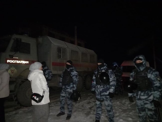 Five people detained in FSB raids on homes of Crimean Tatars 06