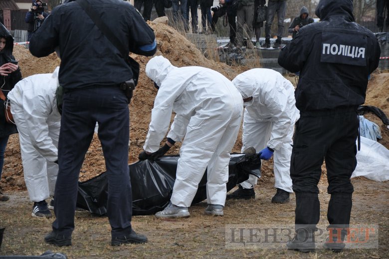 Exhumation of Ukrainians killed by occupiers began in Bucha 10