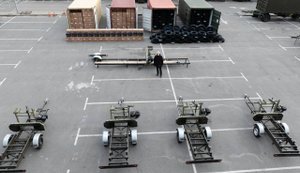 Фронтовим бригадам передали партію допомоги на 2 млн євро: шини, пилорами та зарядні станції