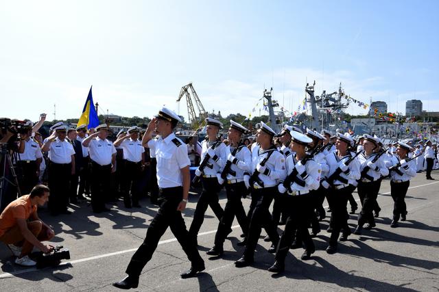 Будущие офицеры ВМС Украины приняли присягу в Одессе 06 Будущие офицеры ВМС Украины приняли присягу в Одессе 06