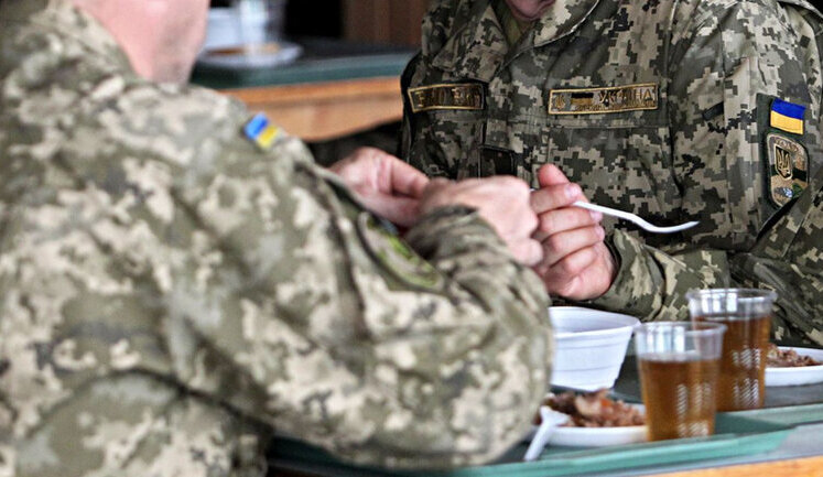 Схема з харчами для військових: Ексчиновник Міноборони уклав угоду з прокурором і отримав умовний строк