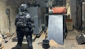 Нацполіція знайшла масштабний підпільний спиртзавод на території старого м’ясокомбінату. ФОТОрепортаж