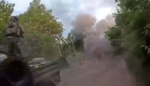 Окупант збив український дрон, але той впав на голови його поплічників: "Давай вставай, нах#й". ВIДЕО