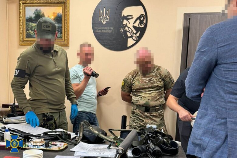 Начальників Бориспільського та Бучанського ТЦК затримано на хабарі