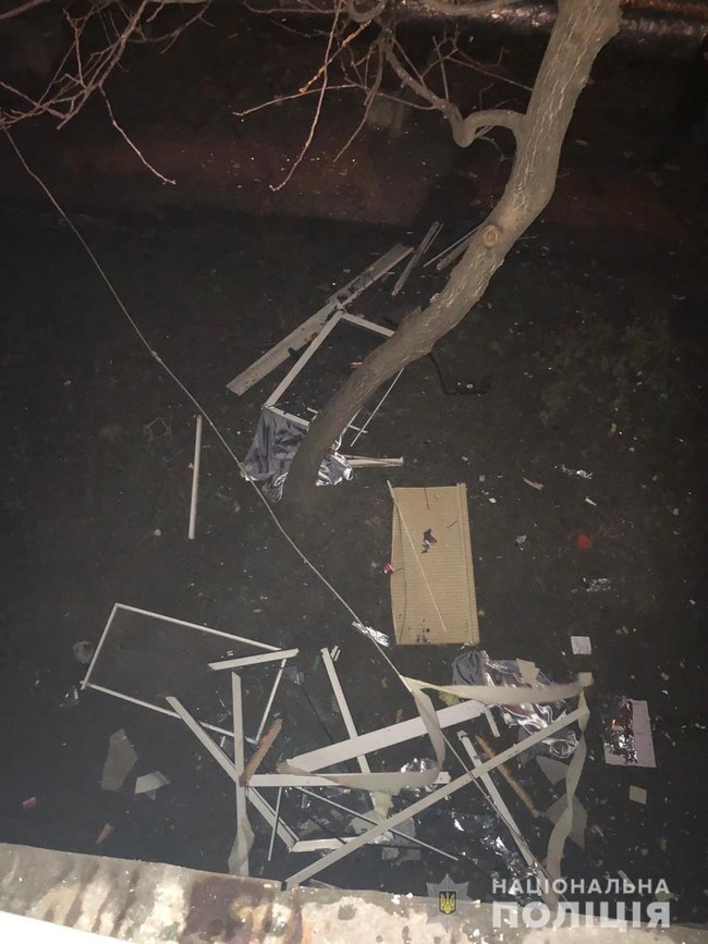 Взрыв в квартире в Днепре: девушка и мужчина в больнице 03