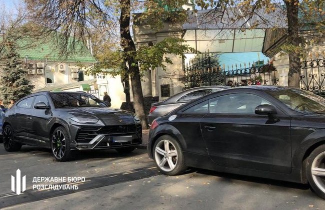 ДБР заарештувало елітний автопарк Микитася 02