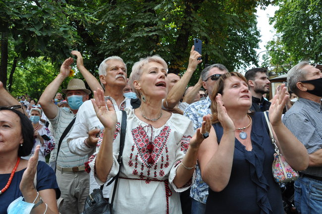 У центрі Києва відбувся Марш захисників України 76