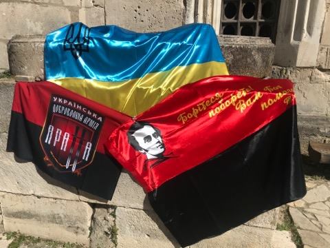 У цитаделі Хотин почалося вручення недержавної нагороди Народний герой України 02