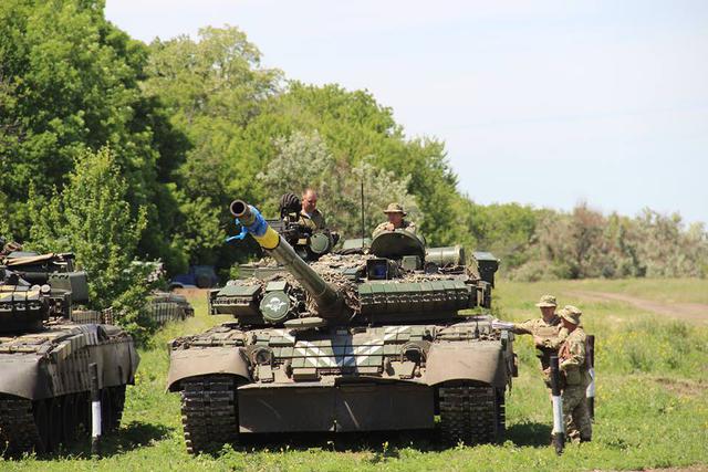 На Донеччині відбулися змагання на кращий танковий екіпаж 07 На Донеччині відбулися змагання на кращий танковий екіпаж 07