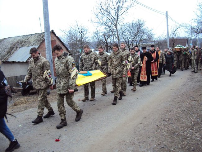 Украинского воина Игоря Химичука, погибшего на Донбассе, похоронили 20 января на Житомирщине 04