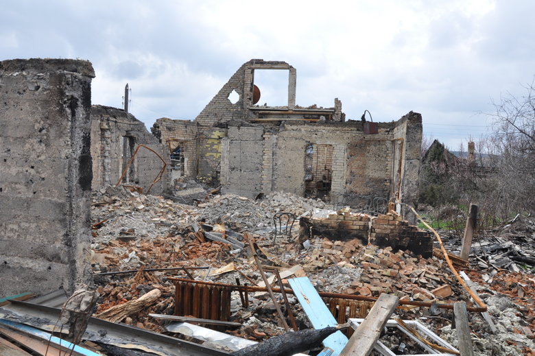 Зруйноване окупантами селище Горенка у передмісті Києва 54