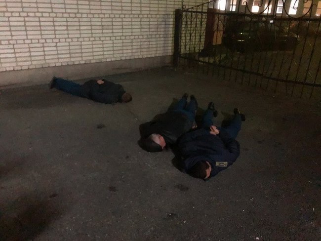 Начальник митниці в Раві-Руській систематично брав хабарі, - ГПУ 03