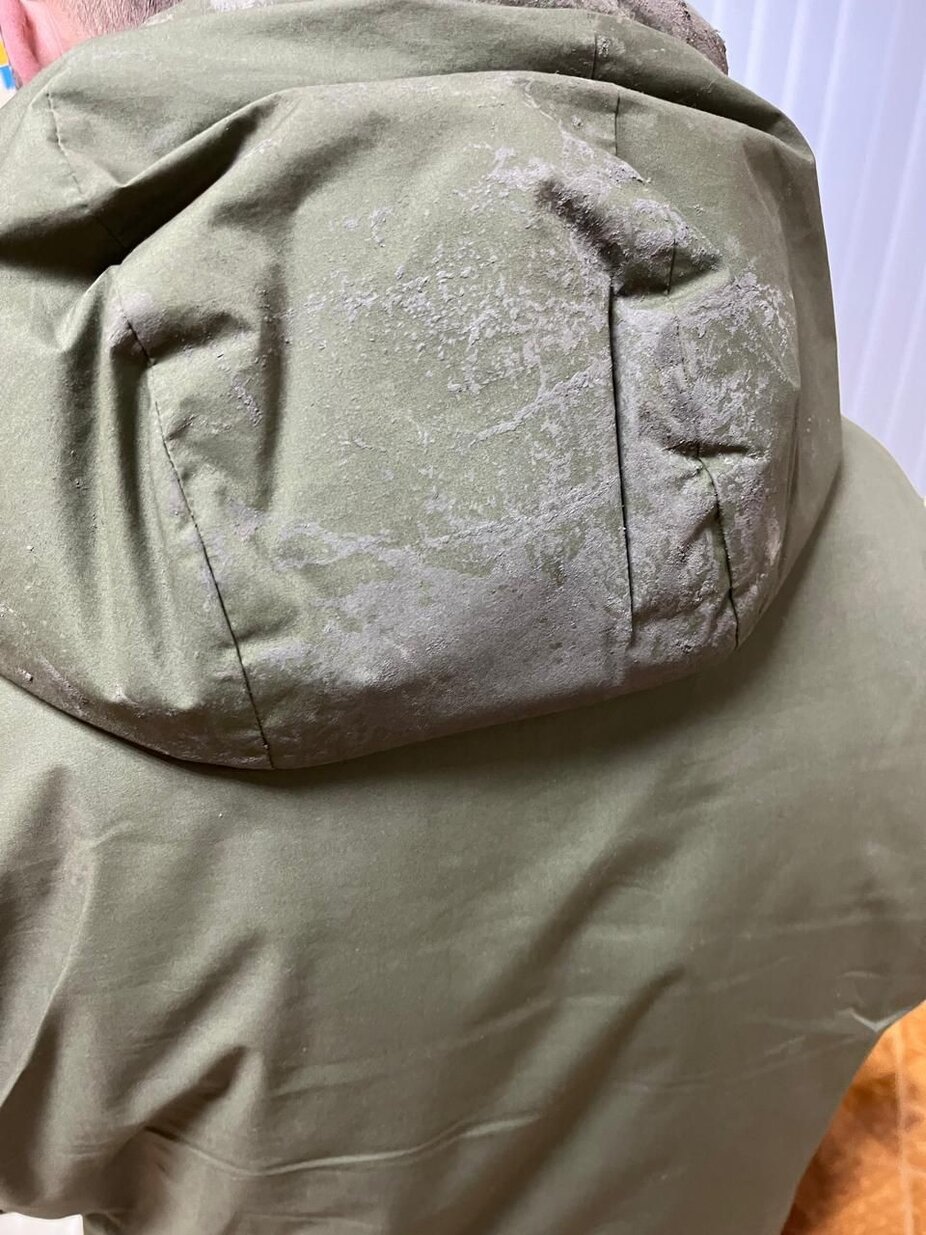 Чоловік намагався незаконно перетнути кордон, сховавшись під вантажівкою з грілками