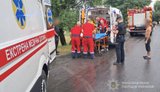 Блискавка вдарила біля водойми: постраждали люди на Волині