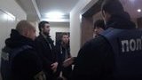 Неизвестные взломали двери и угрожали расправой жителям квартир, переданных Генпрокуратурой Нацагентству по возврату активов ДОКУМЕНТ+ФОТО
