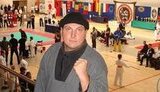 Один из тех, кто избивал Тимошенко - активист пророссийского казачества. ФОТОрепортаж