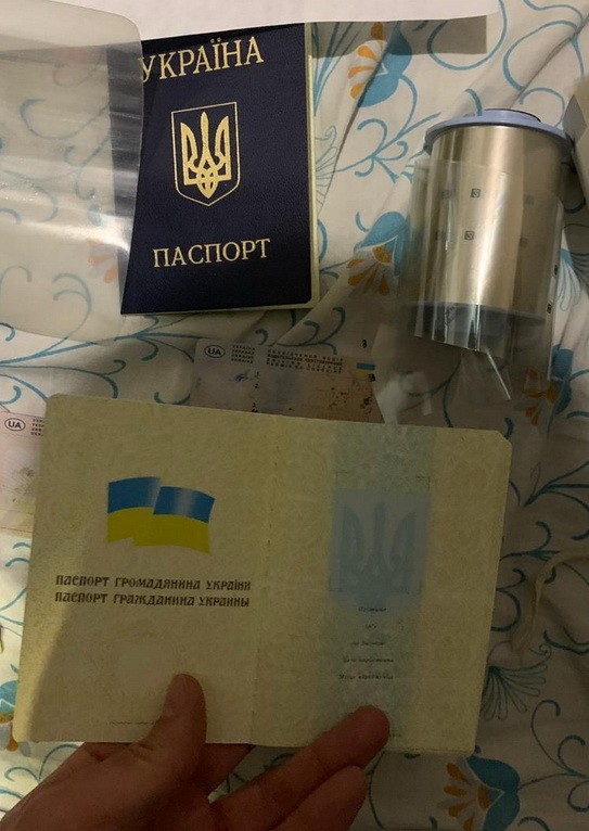 Ликвидирована преступная группа, изготовлявшая поддельные документы. Изъяты тысячи документов и сотни печатей, - СБУ 03
