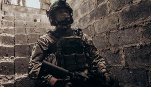 Герой України Дмитро Вітязь: "Буває, що противник переодягається в цивільне і в міських боях пробує просочитися через наші бойові порядки"