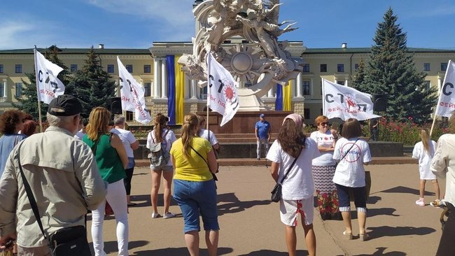 Против карантина протестовали в Хмельницком 01