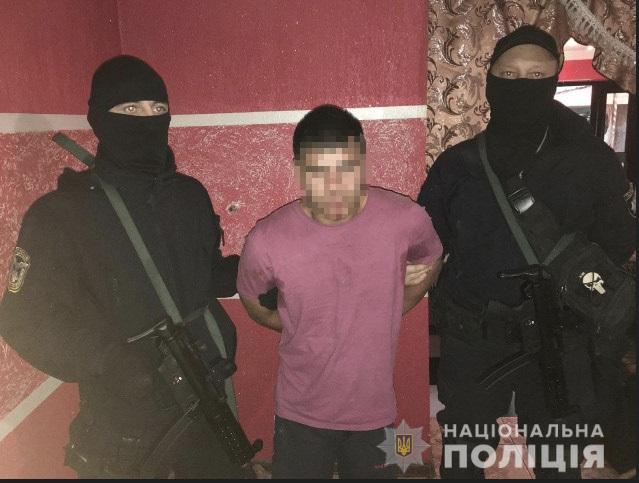 Житель Закарпатья стрелял в полицейских из пневмата 02