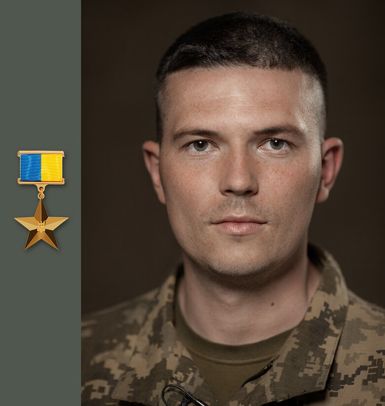 Розвідник окремого штурмового полку Герой України Ігор Дикун про оборону Ірпеня: Дивлюсь кадирівцю в очі, той каже: братан, я свой 02