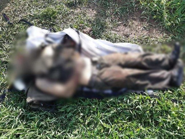 Російський найманець підірвав себе гранатою, коли його оточили українські воїни 01 Російський найманець підірвав себе гранатою, коли його оточили українські воїни 01