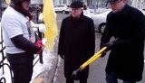 Активисты приостановили акцию гражданского неповиновения возле Администрации Президента. ФОТОрепортаж