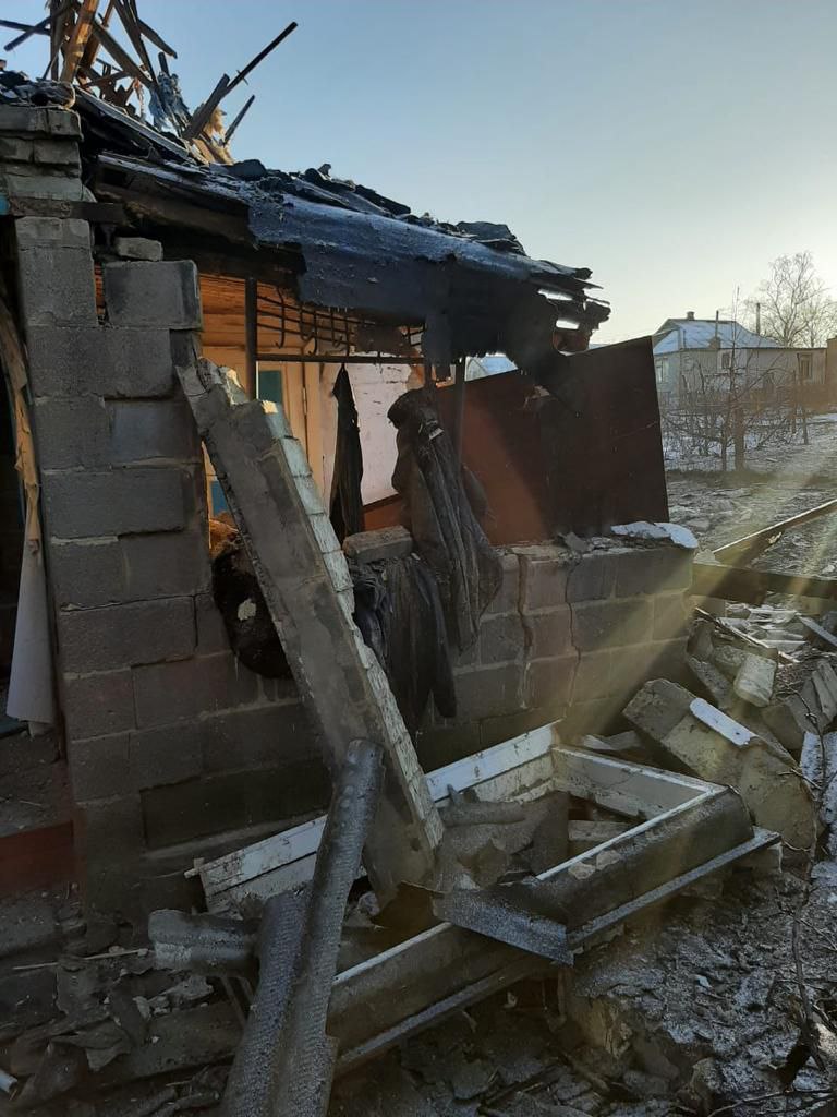 Последствия обстрелов Донеччины российскими оккупантами: погибли 2 гражданских, 7 человек получили ранения 05 Последствия обстрелов Донеччины российскими оккупантами: погибли 2 гражданских, 7 человек получили ранения 05