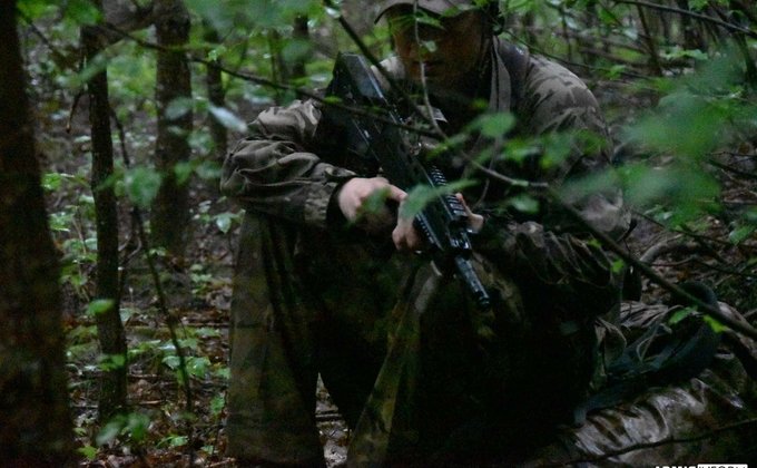 Объединенные усилия - 2021: спецназ Украины и США уничтожил вражеский штаб и взял в плен главаря боевиков 08