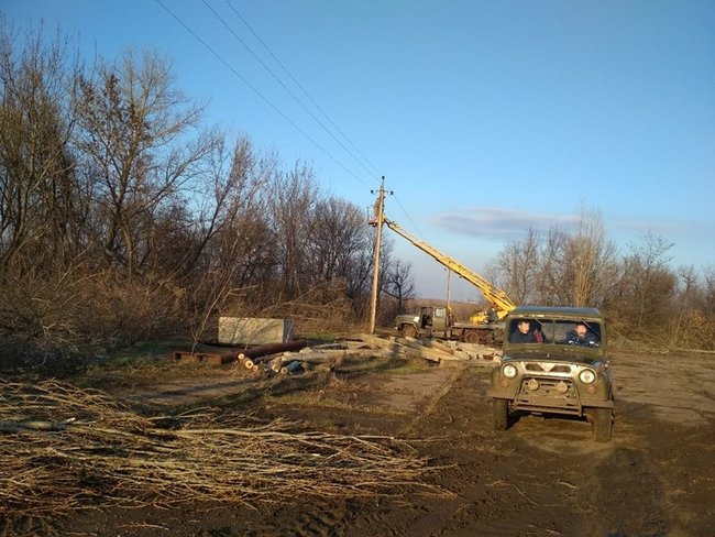 Україна повністю відновила електропостачання в прифронтових населених пунктах Травневому і Гладосовому, - штаб АТО 05