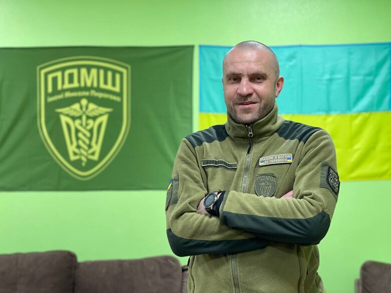 Сергій (Борменталь): У Лимані в нашій лікарні роздавали гуманітарку. Сюди ходили місцеві. Один із них навів на нас ракету 03