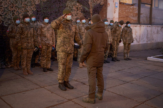 Берегите себя, вы - герои!, - Зеленский встретился с военнослужащими на передовой (обновлено) 08