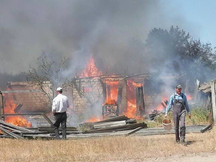 На Київщині пошкоджено будинок внаслідок обстрілу окупантами, - поліція 01