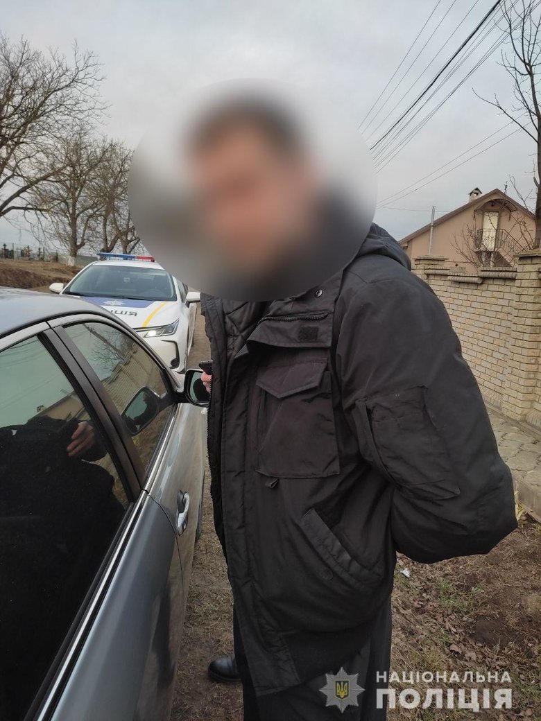 Поліція за 20 хвилин затримала чоловіка, який влаштував стрілянину у Чернівцях 03