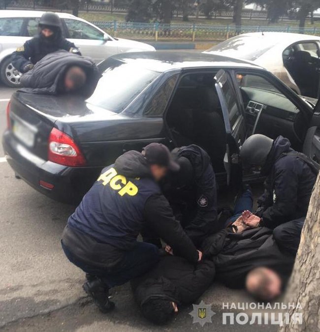 Группа вымогателей, требовавших с бизнесмена 660 тыс. грн, задержана в Николаеве 05