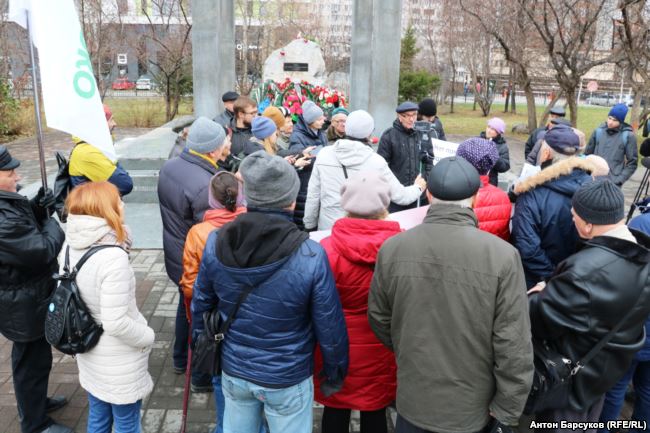 Жители Новосибирска митинговали против установки памятника палачу Сталину 02