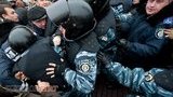 Под Апелляционным судом вновь стычки. ФОТОрепортаж