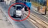 От удара подбросило в воздухе: автомобиль сбил семейную пару прямо на пешеходном переходе в Виннице. ВИДЕО