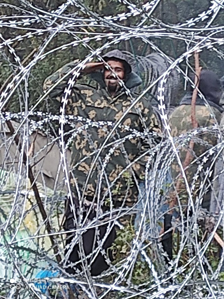 Беларусь выдает нелегалам военную форму, - Пограничная служба Польши 01