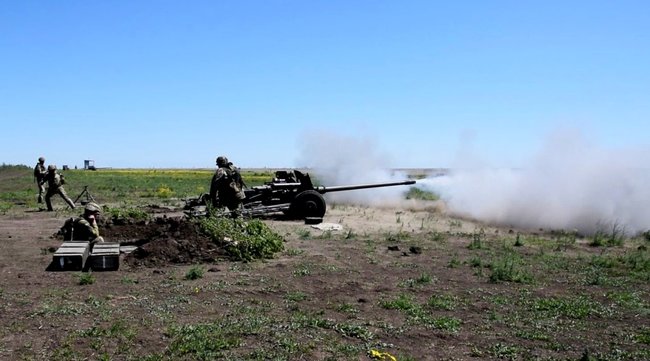 На Донетчине артиллеристы Объединенных сил провели стрельбы с использованием аэроразведки 07