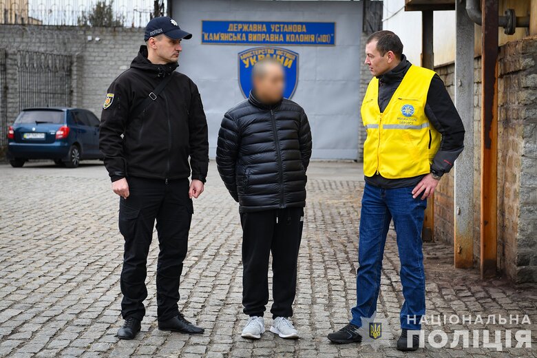 Видворили китайського вченого-шпигуна