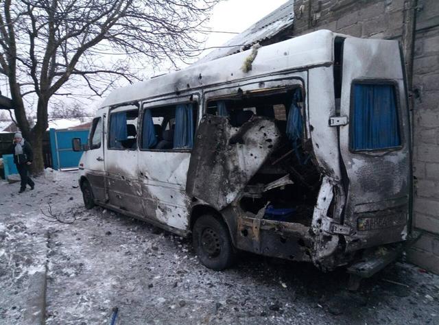 Аброськин показал последствия ночного обстрела боевиками Авдеевки 05